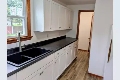 215 Wayland Street, Beaver Dam, WI 53916 - Photo 7