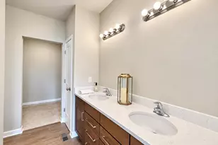 3851 Kestrel Point Dr, Janesville, WI 53548 - Photo 11