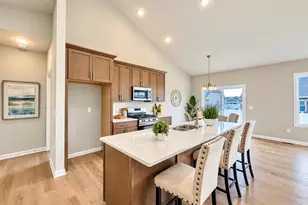 3851 Kestrel Point Dr, Janesville, WI 53548 - Photo 5