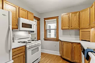 1946 E Dayton St, Madison, WI 53704 - Photo 9