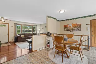 4117 Donald Dr, Madison, WI 53704 - Photo 9