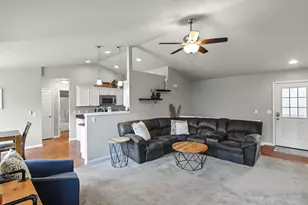 2102 Carl Ave, Stoughton, WI 53589 - Photo 15