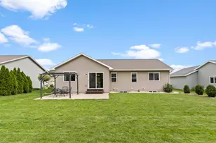 2102 Carl Ave, Stoughton, WI 53589 - Photo 55