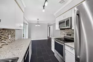 5809 Thrush Ln, Madison, WI 53711 - Photo 7