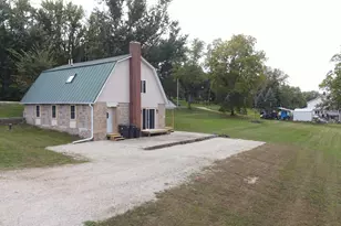 166 E 2nd St, Marquette, WI 53947 - Photo 3