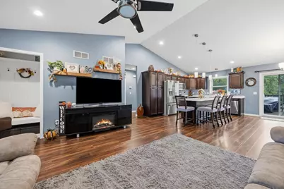 444 Fairfield Circle, Edgerton, WI 53534 - Photo 5