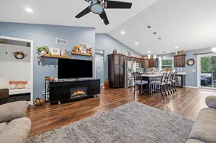 444 Fairfield Circle, Edgerton, WI 53534 - Photo 5