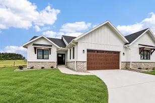130 Goldenrod Way, Prairie Du Sac, WI 53578 - Photo 5