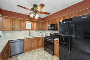 479 Garfield Ave, Janesville, WI 53536 - Photo 7