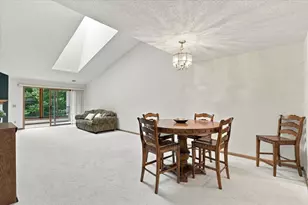 5383 Mariner's Cove Dr, Madison, WI 53704 - Photo 15