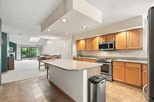 5383 Mariner's Cove Dr, Madison, WI 53704 - Photo 11