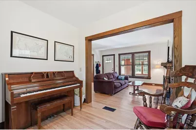 2426 Commonwealth Avenue, Madison, WI 53711 - Photo 9