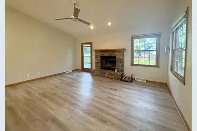 4333 Fieldcrest Drive, Janesville, WI 53546 - Photo 3