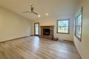 4333 Fieldcrest Dr, Janesville, WI 53546 - Photo 3