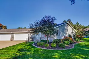 212 W Meadows Dr, Edgerton, WI 53534 - Photo 5