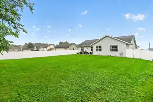 525 East St, Clinton, WI 53525 - Photo 41