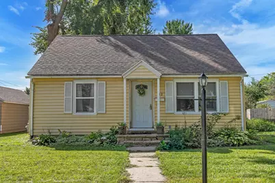 512 10th Street, Baraboo, WI 53913 - Photo 1