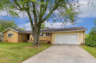 405 Elmberta St, Mauston, WI 53948 - Photo 3