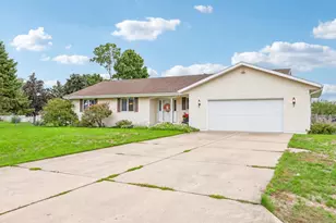720 E Holly Rd, Beloit, WI 53511 - Photo 1