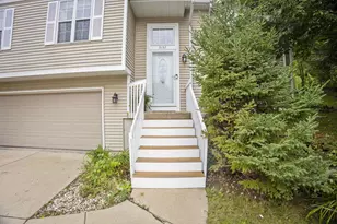 5157 Ridge Oak Dr, Madison, WI 53704 - Photo 3