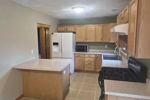 2104 Roosevelt Ave, Beloit, WI 53511 - Photo 11