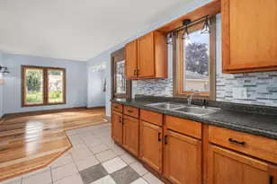 709 Beaver St, Beaver Dam, WI 53916 - Photo 3