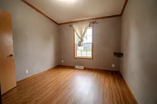 1321 Lakeview Dr, Tomah, WI 54660 - Photo 15