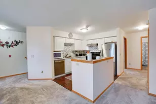 964 Rockefeller Ln, Madison, WI 53704 - Photo 9