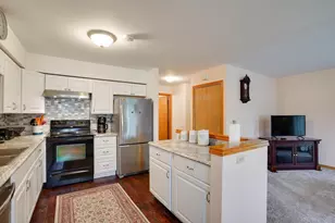 964 Rockefeller Ln, Madison, WI 53704 - Photo 13