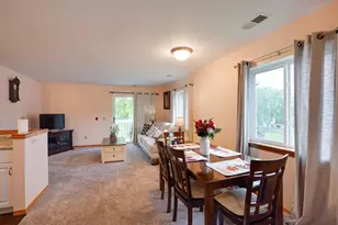 964 Rockefeller Ln, Madison, WI 53704 - Photo 5