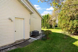 400 St Andrew's Ct, Waunakee, WI 53597 - Photo 7