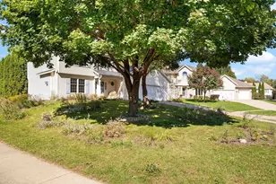 400 St Andrew's Ct, Waunakee, WI 53597 - Photo 5