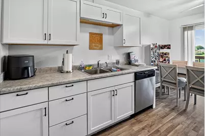 202 Danbury Court, DeForest, WI 53532 - Photo 19