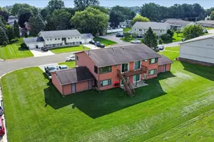 202 Danbury Ct, DeForest, WI 53532 - Photo 3