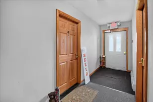 206 Danbury Ct, DeForest, WI 53532 - Photo 9