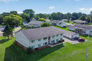 206 Danbury Ct, DeForest, WI 53532 - Photo 3