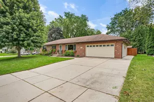 1205 Wexford Dr, Waunakee, WI 53597 - Photo 3