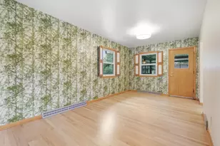 607 Hillcrest Dr, Oregon, WI 53575 - Photo 7
