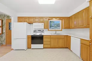 607 Hillcrest Dr, Oregon, WI 53575 - Photo 13