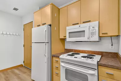309 W Washington Avenue #104, Madison, WI 53703 - Photo 7