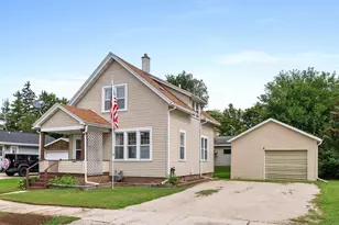 520 Hickory St, Sheboygan Falls, WI 53085 - Photo 17