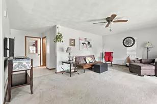 307 Locust St, Lena, IL 61048 - Photo 7