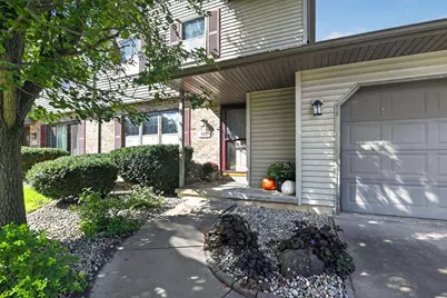 818 Edgemore Drive, Sun Prairie, WI 53590 - Photo 3