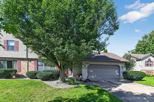 818 Edgemore Dr, Sun Prairie, WI 53590 - Photo 1