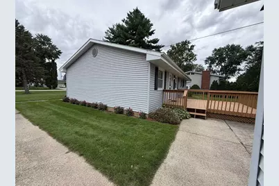 2211 E Easy Street, Beloit, WI 53511 - Photo 35