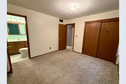 2211 E Easy Street, Beloit, WI 53511 - Photo 17
