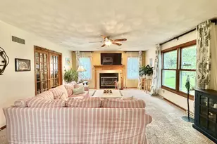 711 E Azalea Terrace, Beloit, WI 53511 - Photo 15