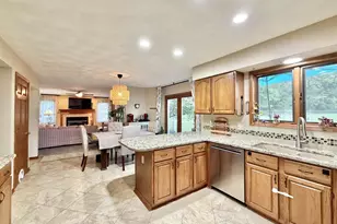 711 E Azalea Terrace, Beloit, WI 53511 - Photo 9