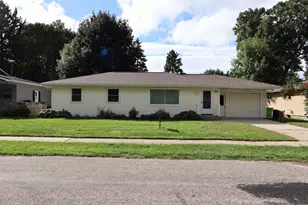 809 North St, Beaver Dam, WI 53916 - Photo 1