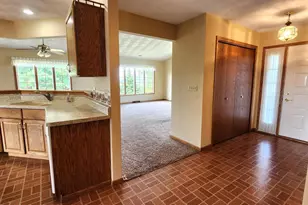 11056 Center Rd, Durand, IL 61024 - Photo 15